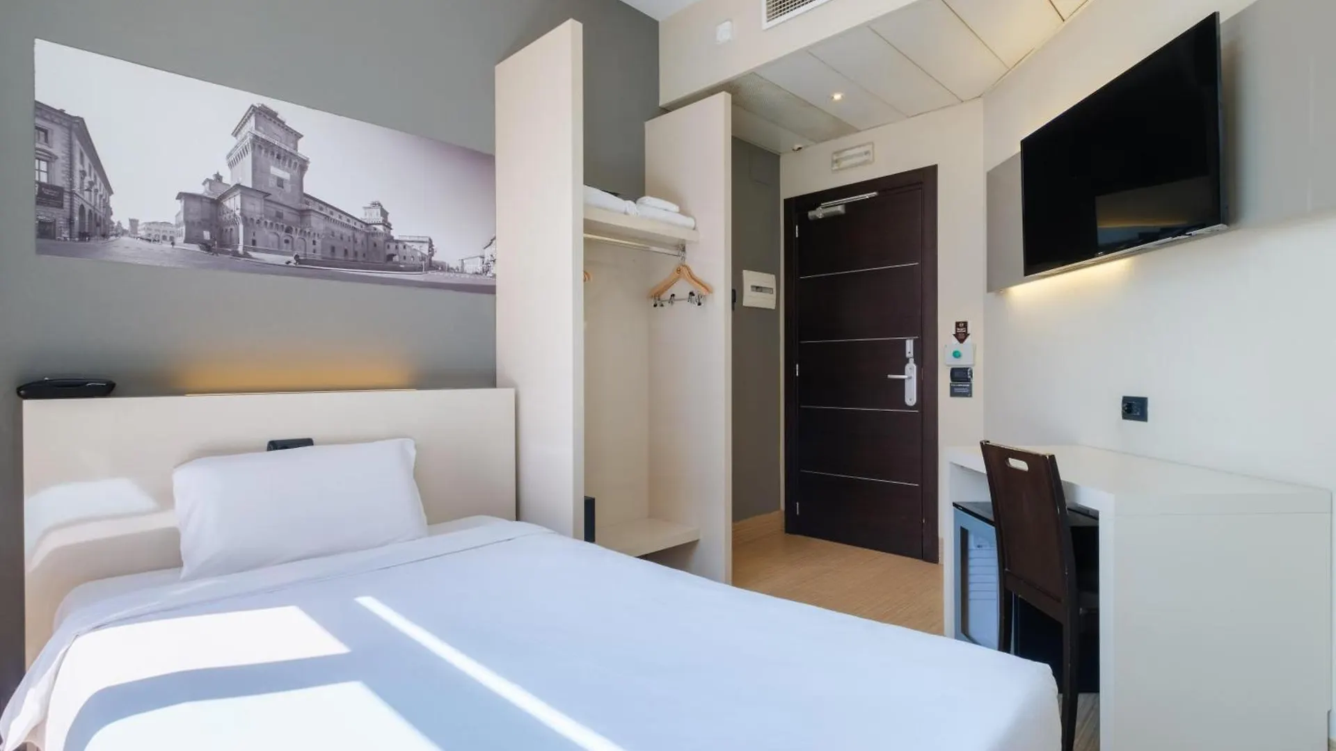 B&B Hotel Ferrara 3*,  Italien